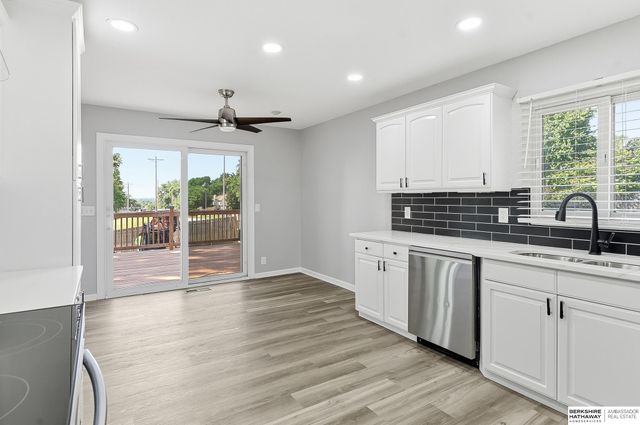 15535 Leavenworth Street, Omaha, NE 68154