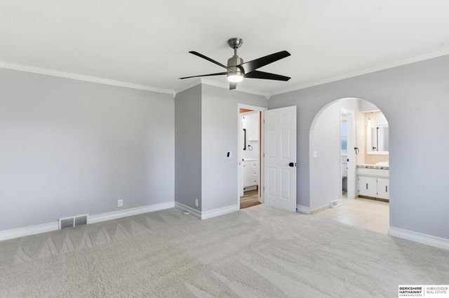 15535 Leavenworth Street, Omaha, NE 68154