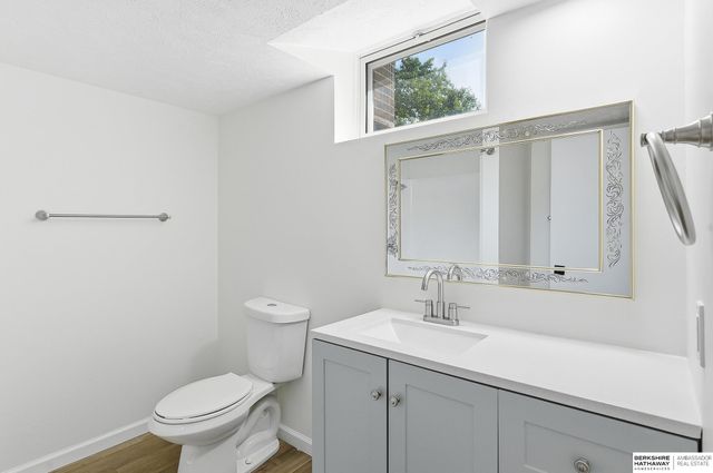 15535 Leavenworth Street, Omaha, NE 68154