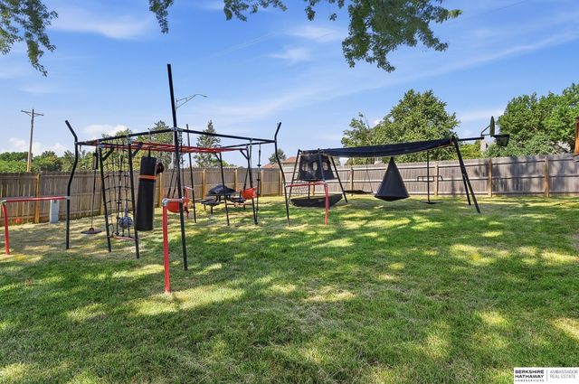 15535 Leavenworth Street, Omaha, NE 68154
