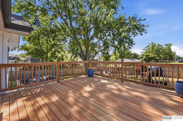 15535 Leavenworth Street, Omaha, NE 68154