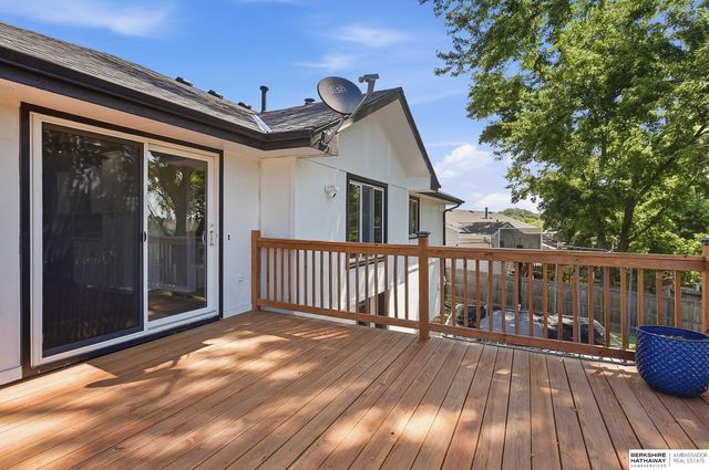 15535 Leavenworth Street, Omaha, NE 68154