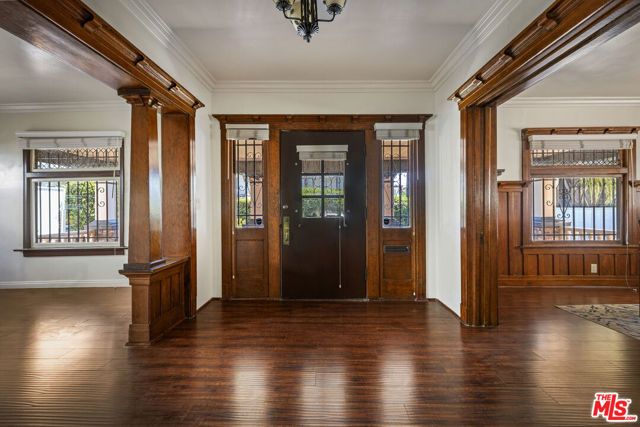 1825 S Oxford Avenue, Los Angeles, CA 90006