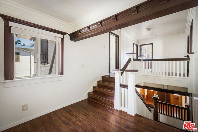 1825 S Oxford Avenue, Los Angeles, CA 90006