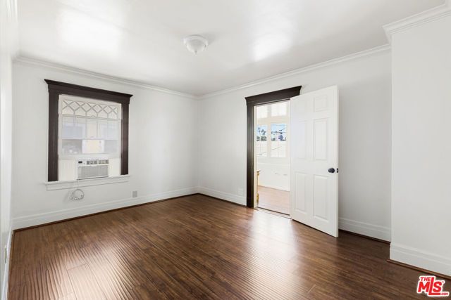 1825 S Oxford Avenue, Los Angeles, CA 90006