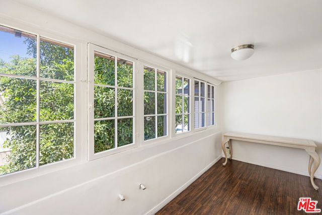 1825 S Oxford Avenue, Los Angeles, CA 90006