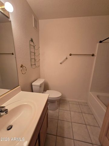 16715 E EL LAGO Boulevard 211, Fountain Hills, AZ 85268