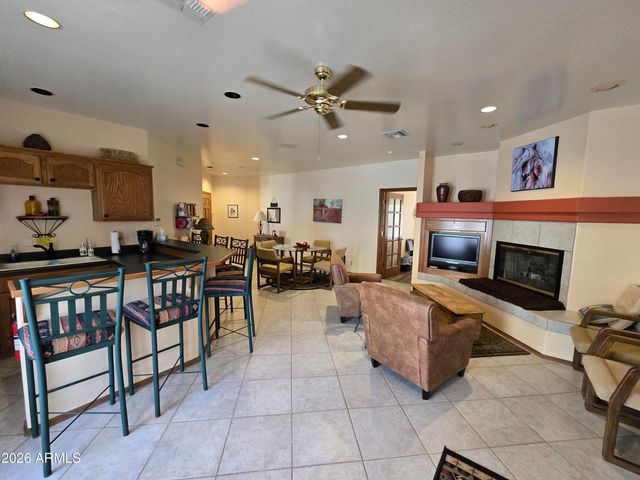 16715 E EL LAGO Boulevard 211, Fountain Hills, AZ 85268