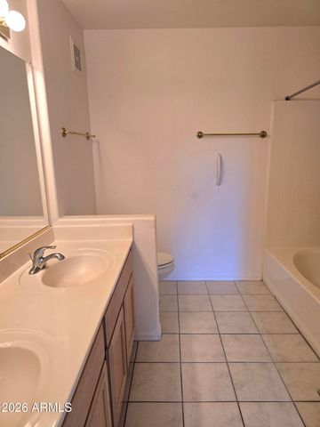 16715 E EL LAGO Boulevard 211, Fountain Hills, AZ 85268