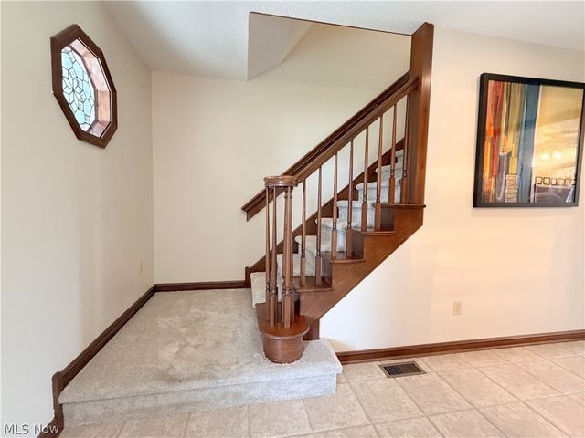 2975 Vincent Drive, Seven Hills, OH 44131