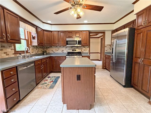 2975 Vincent Drive, Seven Hills, OH 44131