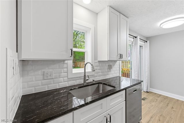 121 Beck Road, Avon Lake, OH 44012