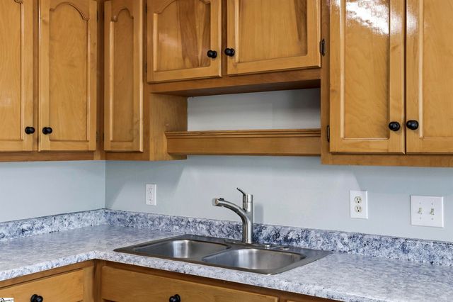 114 Fairview Place, Greer, SC 29651