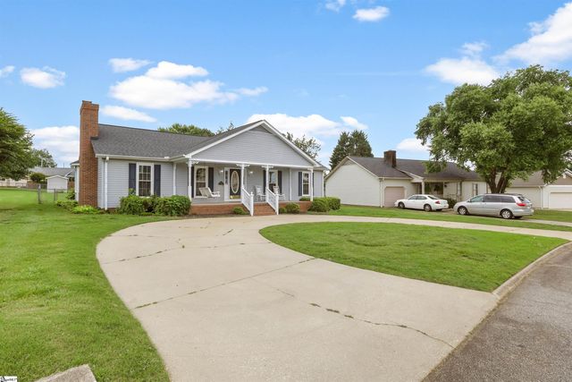 114 Fairview Place, Greer, SC 29651