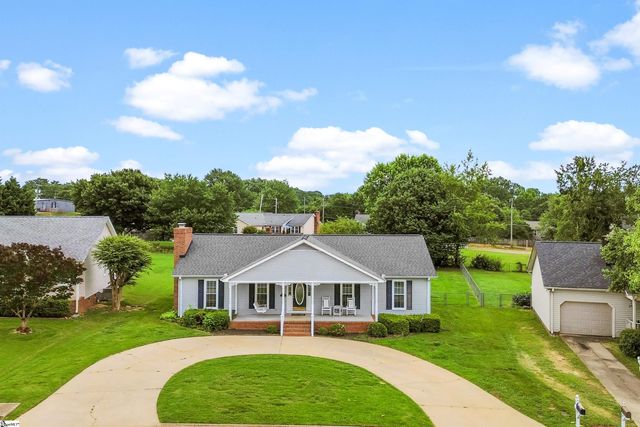 114 Fairview Place, Greer, SC 29651