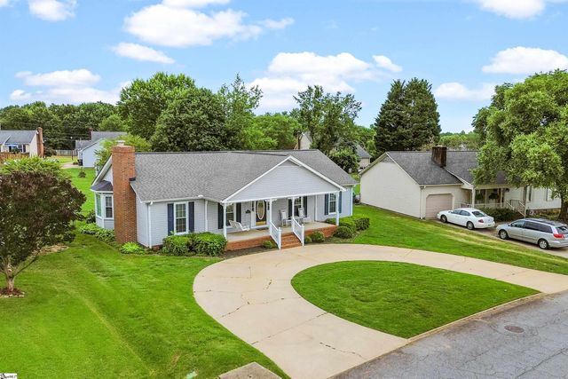 114 Fairview Place, Greer, SC 29651