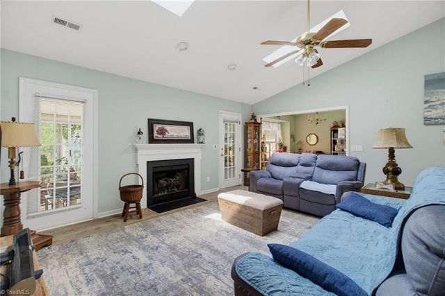 1000 Hastings Hill Road, Kernersville, NC 27284