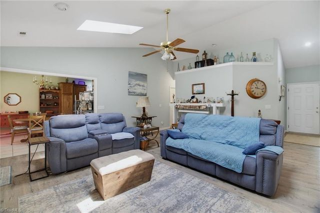 1000 Hastings Hill Road, Kernersville, NC 27284