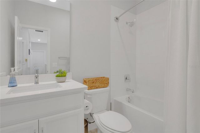 17186 HICKORY WIND DRIVE, Clermont, FL 34711