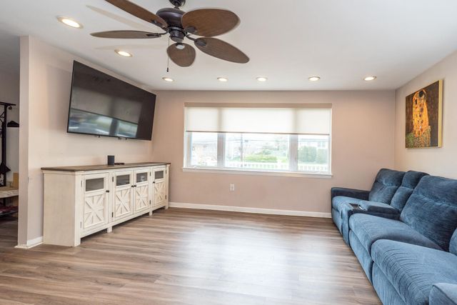 1223 BOONE AVE, Abington, PA 19001