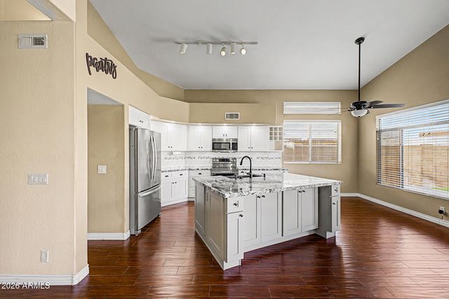 711 N PHEASANT Drive, Gilbert, AZ 85234