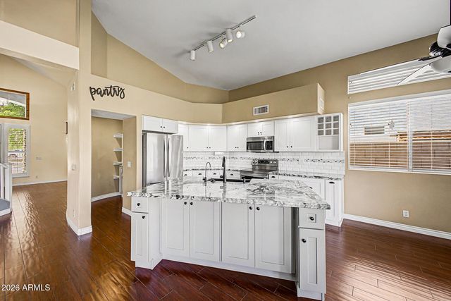 711 N PHEASANT Drive, Gilbert, AZ 85234