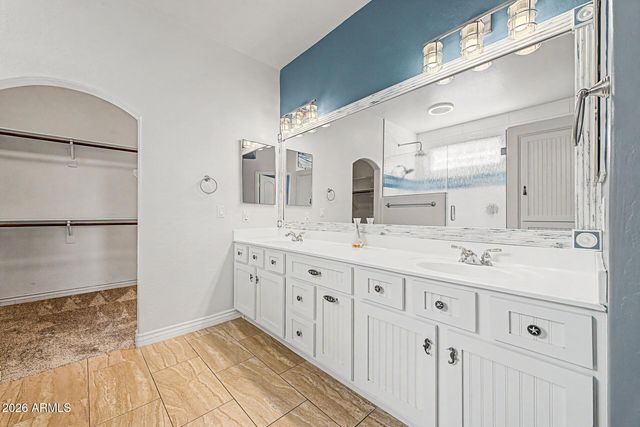 711 N PHEASANT Drive, Gilbert, AZ 85234