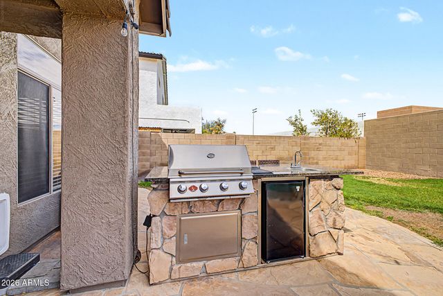 711 N PHEASANT Drive, Gilbert, AZ 85234