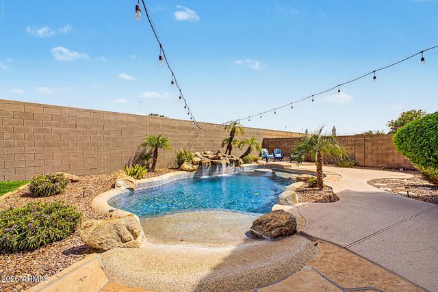 711 N PHEASANT Drive, Gilbert, AZ 85234