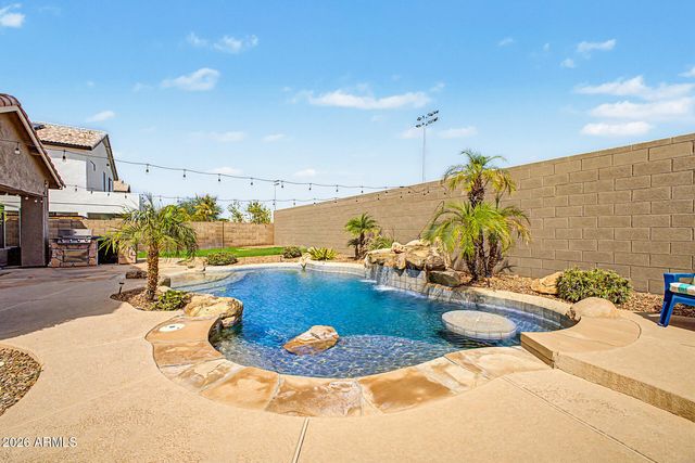 711 N PHEASANT Drive, Gilbert, AZ 85234
