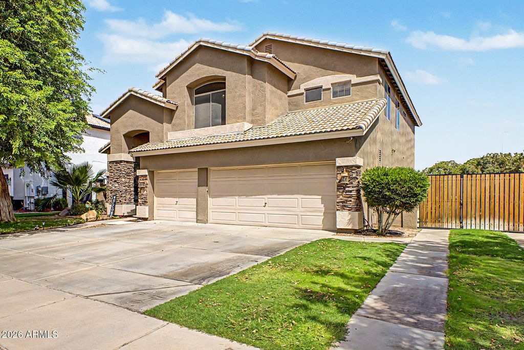 711 N PHEASANT Drive, Gilbert, AZ 85234 — exterior