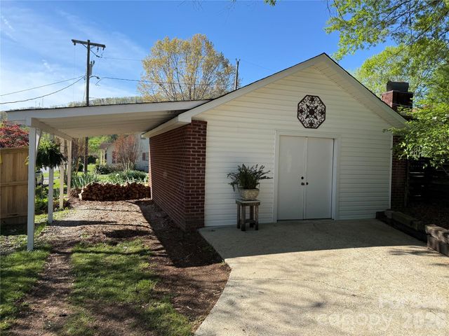 110 Lincoln Avenue, Marion, NC 28752