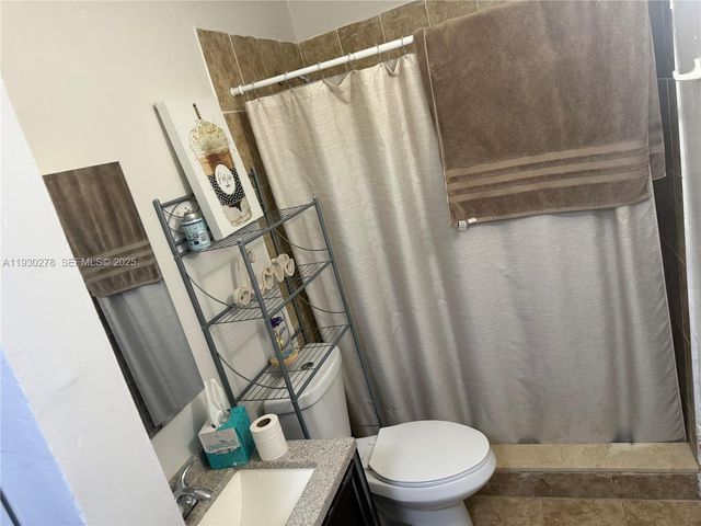 3251 NW 101st St 1, Miami, FL 33147