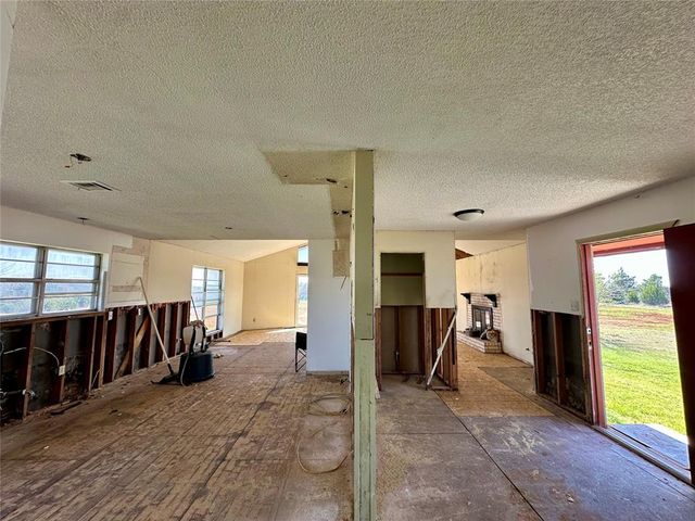 2167 County Street 2988, Blanchard, OK 73010