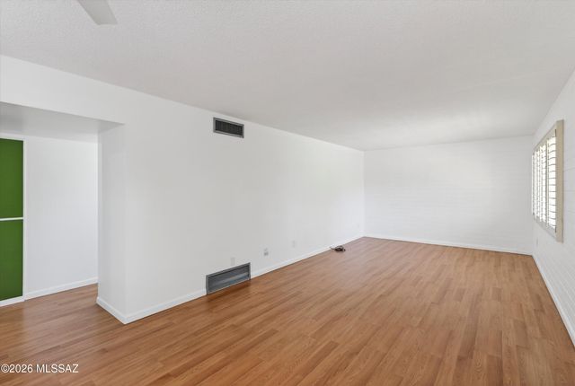 5901 N Oracle Rd Apt 24, Tucson, AZ 85704