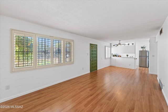 5901 N Oracle Rd Apt 24, Tucson, AZ 85704