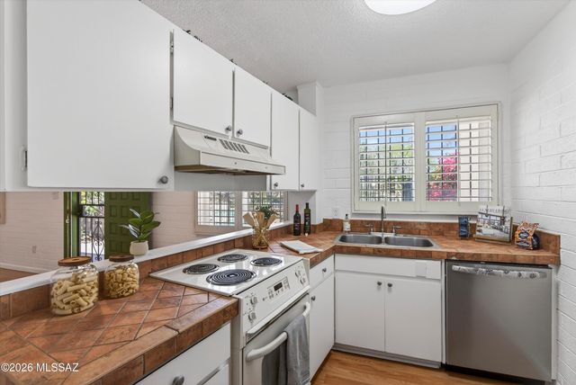 5901 N Oracle Rd Apt 24, Tucson, AZ 85704