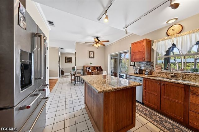 1805 Everest PKWY, Cape Coral, FL 33904