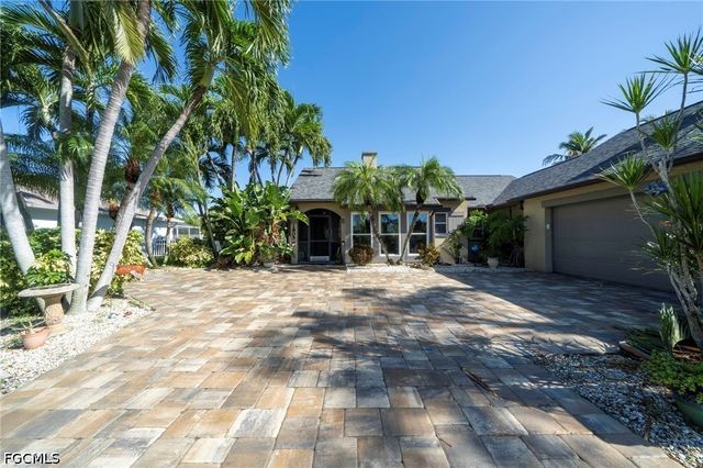 1805 Everest PKWY, Cape Coral, FL 33904