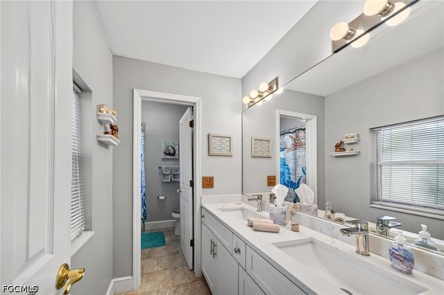 1805 Everest PKWY, Cape Coral, FL 33904