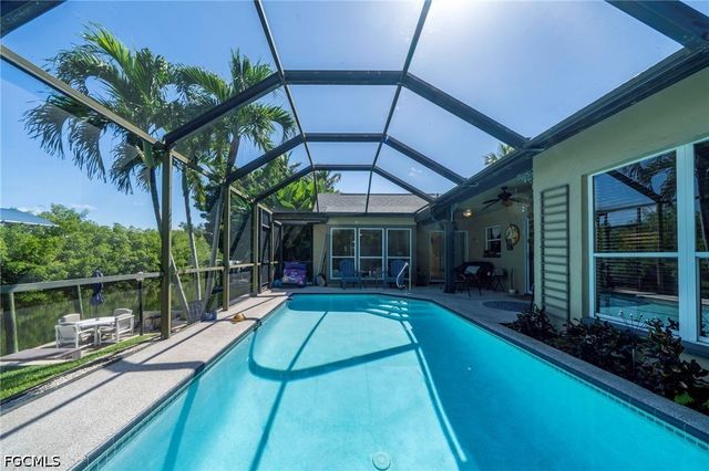 1805 Everest PKWY, Cape Coral, FL 33904