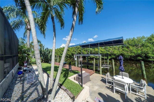 1805 Everest PKWY, Cape Coral, FL 33904