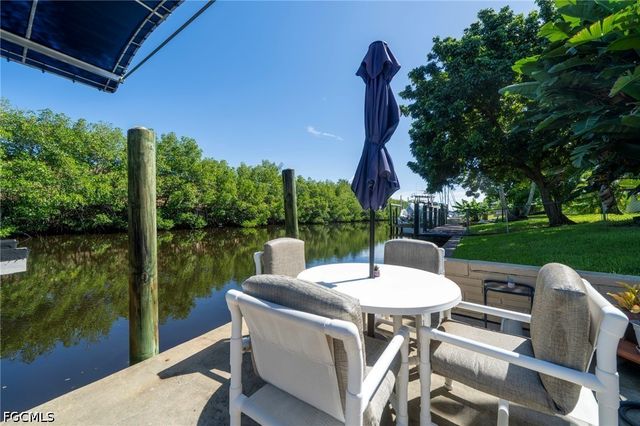 1805 Everest PKWY, Cape Coral, FL 33904