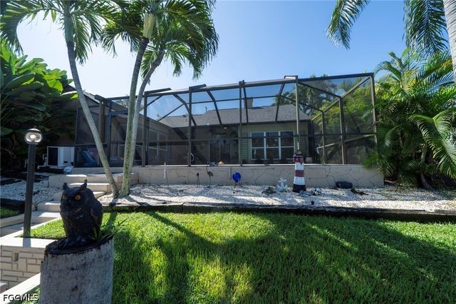 1805 Everest PKWY, Cape Coral, FL 33904