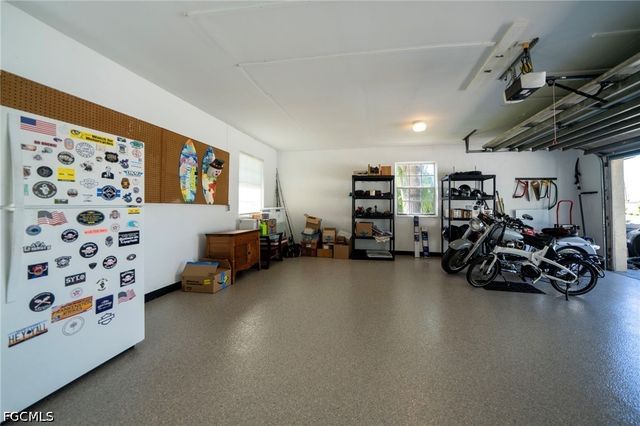 1805 Everest PKWY, Cape Coral, FL 33904