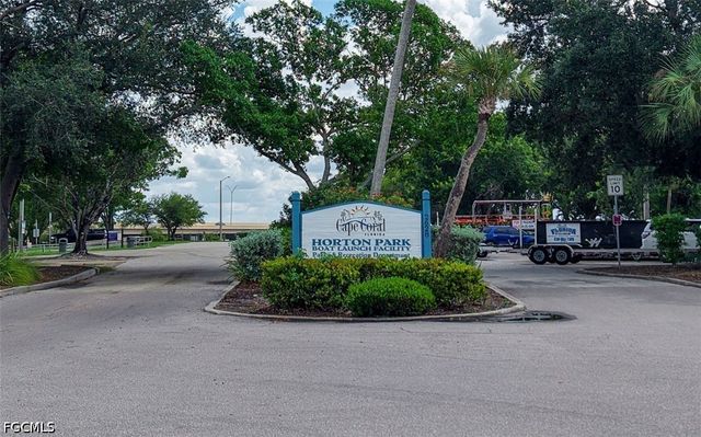 1805 Everest PKWY, Cape Coral, FL 33904