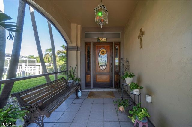 1805 Everest PKWY, Cape Coral, FL 33904