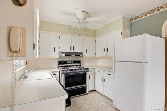 15 Geranium Avenue, Floral Park, NY 11001