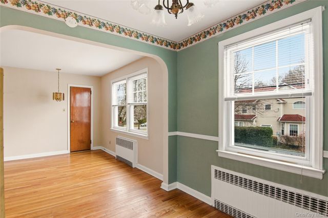 15 Geranium Avenue, Floral Park, NY 11001