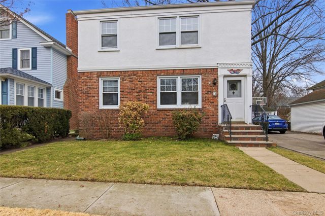 15 Geranium Avenue, Floral Park, NY 11001